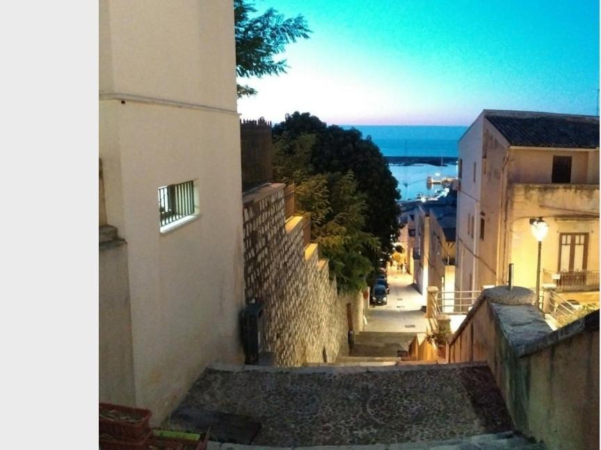 Casa Vacanza Isola Sul Mare Кастеламаре дел Голфо Екстериор снимка